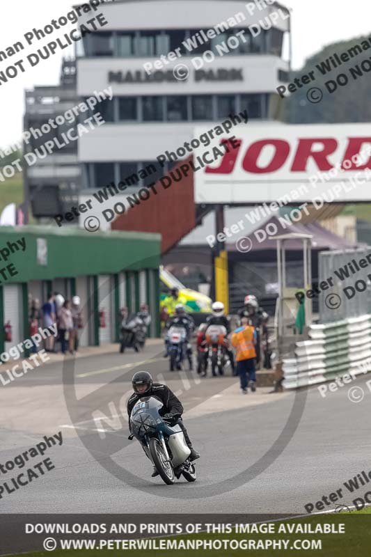 Vintage motorcycle club;eventdigitalimages;mallory park;mallory park trackday photographs;no limits trackdays;peter wileman photography;trackday digital images;trackday photos;vmcc festival 1000 bikes photographs